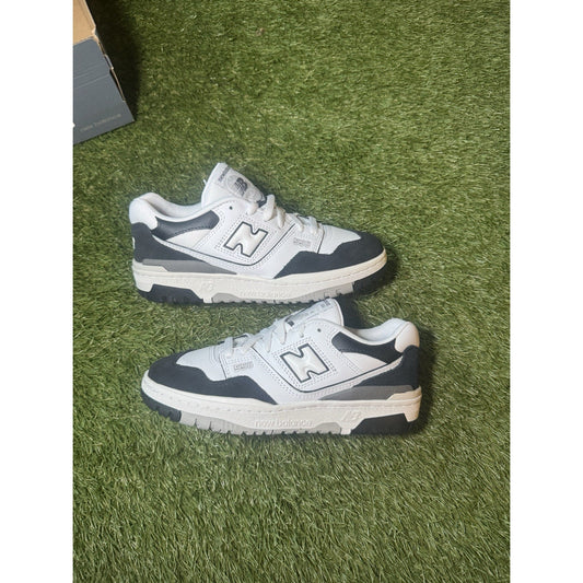 New Balance 550 White/Black Unisex Kids Athletic Sneakers US 5.5 / 7 Women’s