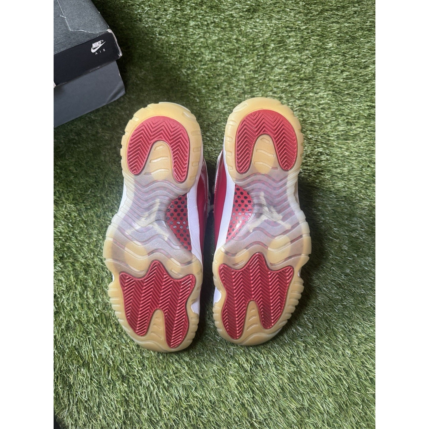 Jordan Air Jordan 11 Cherry Red Men’s Mid-Top Sneaker Red/White Size 8.5 Men’s