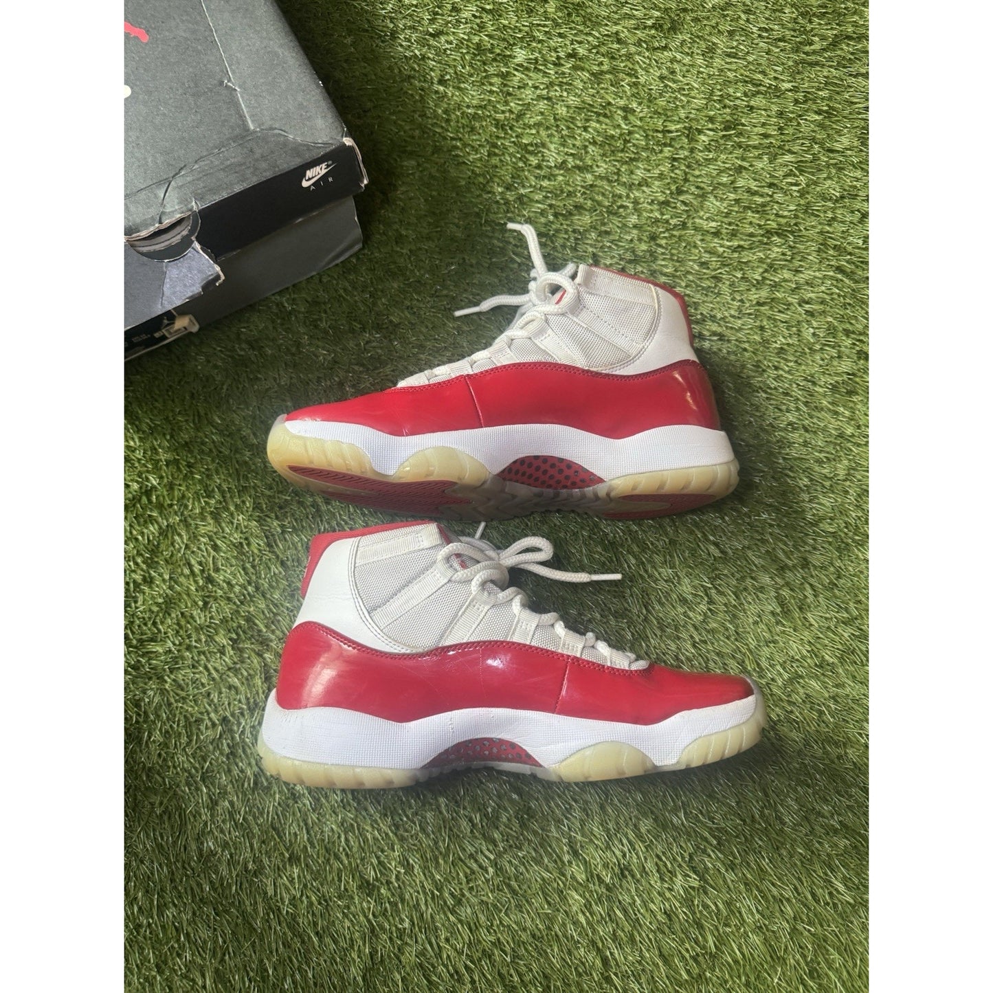 Jordan Air Jordan 11 Cherry Red Men’s Mid-Top Sneaker Red/White Size 8.5 Men’s
