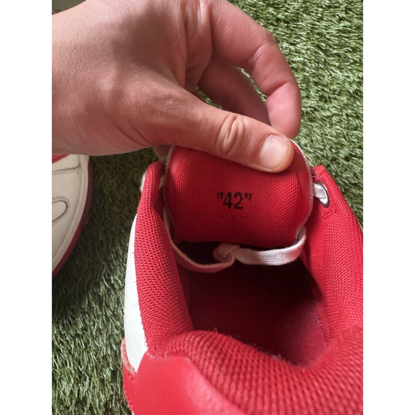Off-White Out of Office Low White Red Size 42 EU / 9 U.S. Men's Sneakers