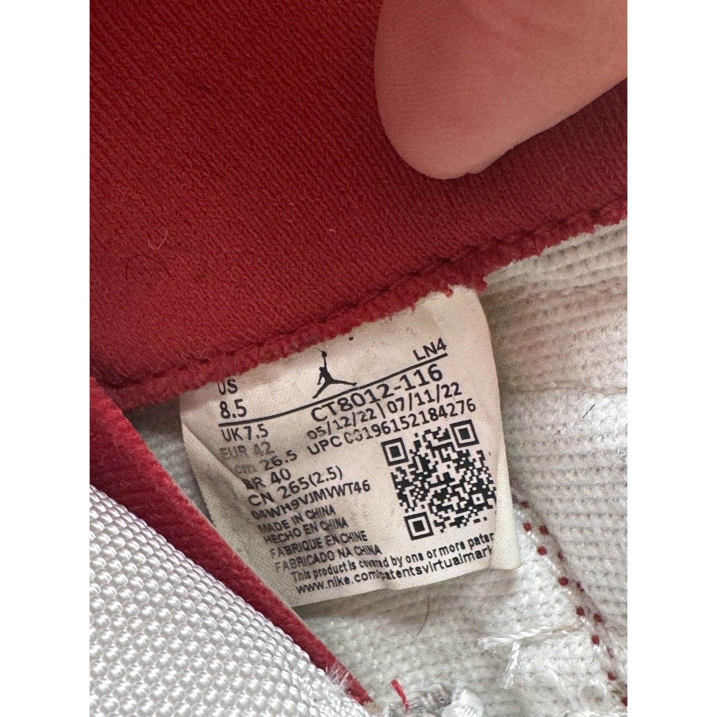 Jordan Air Jordan 11 Cherry Red Men’s Mid-Top Sneaker Red/White Size 8.5 Men’s