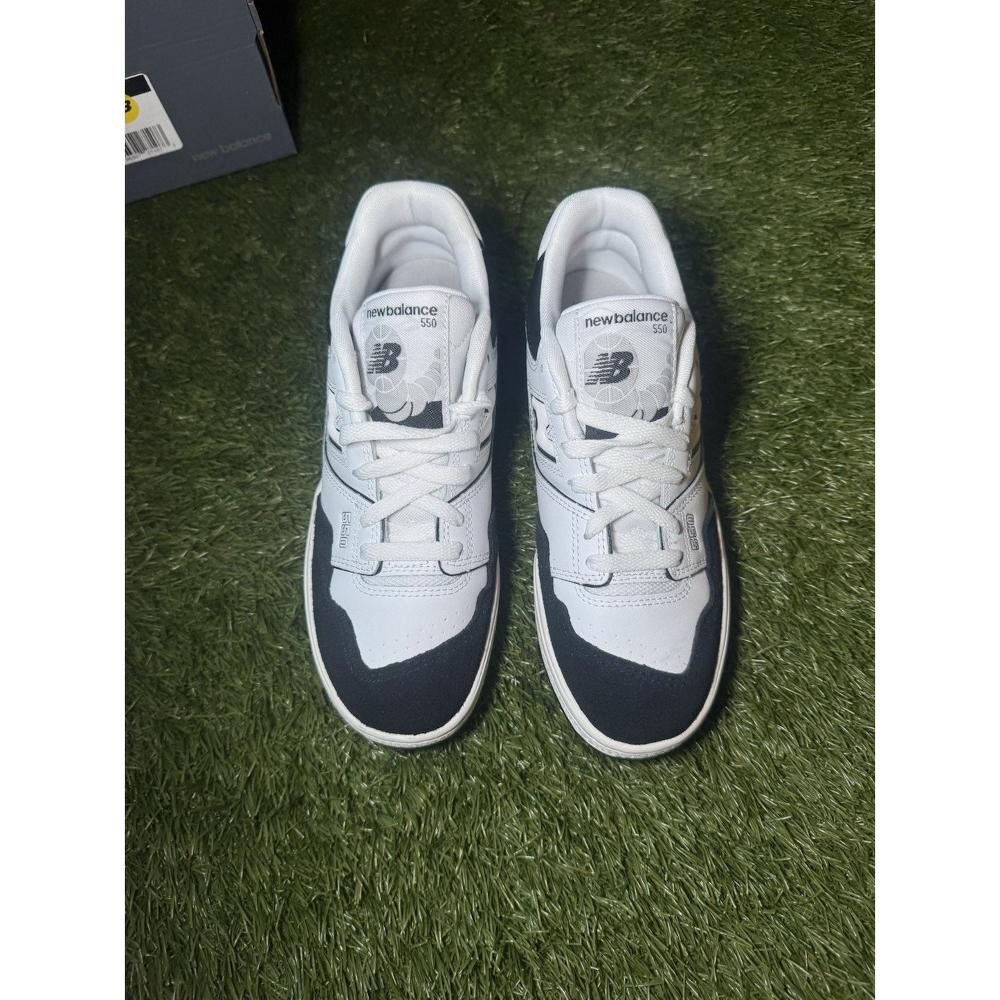 New Balance 550 White/Black Unisex Kids Athletic Sneakers US 5.5 / 7 Women’s